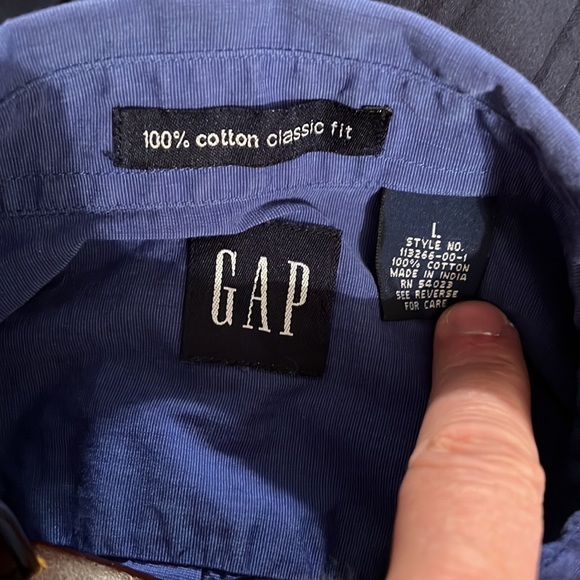 Gap button up long sleeve shirt. Size large blue color - Picture 2 of 2